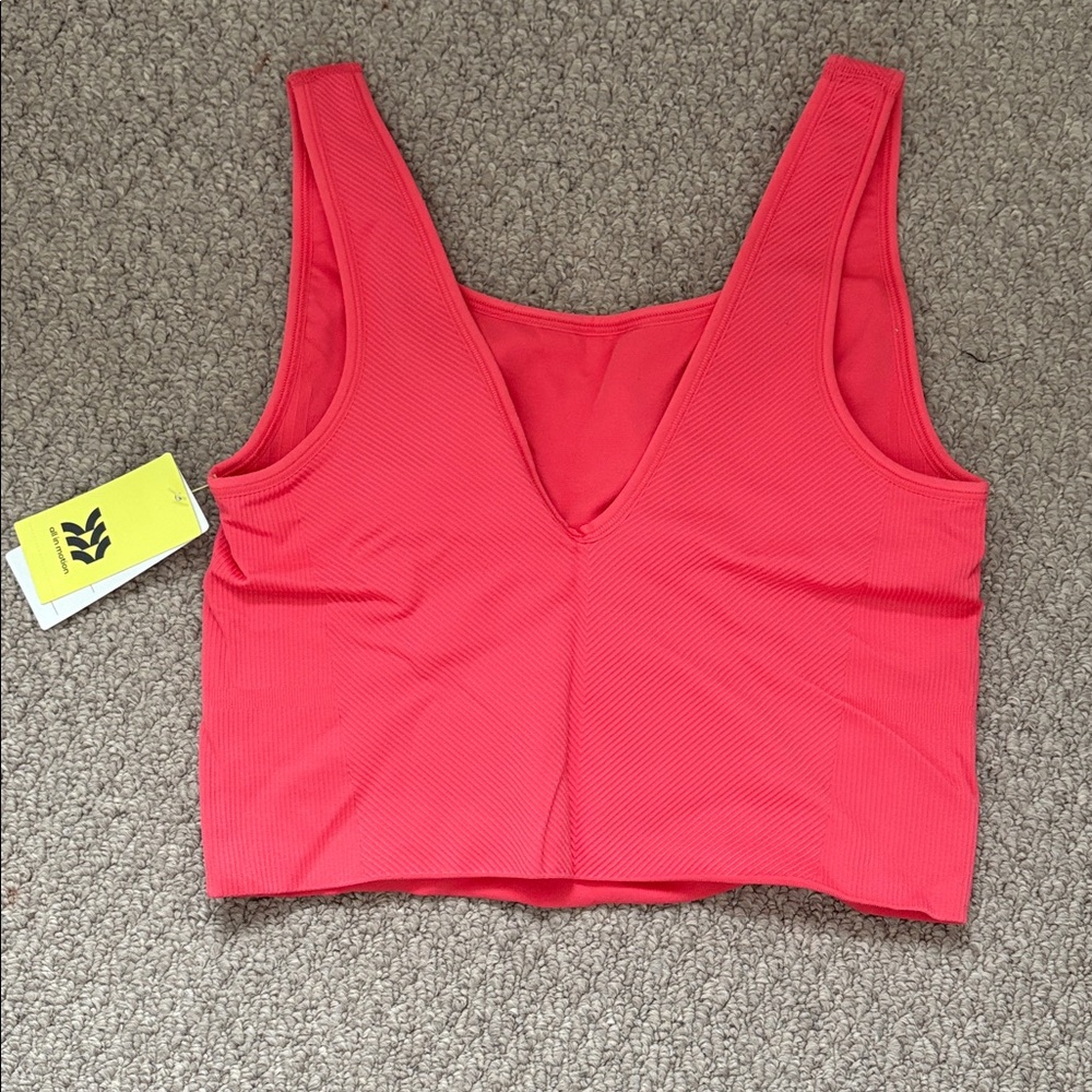 All in Motion Cropped Seamless Tank Top - Picture 6 of 7